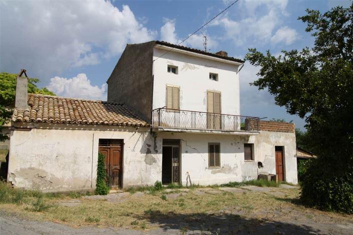 Image No.2-Propriété de pays de 4 chambres à vendre à Lanciano