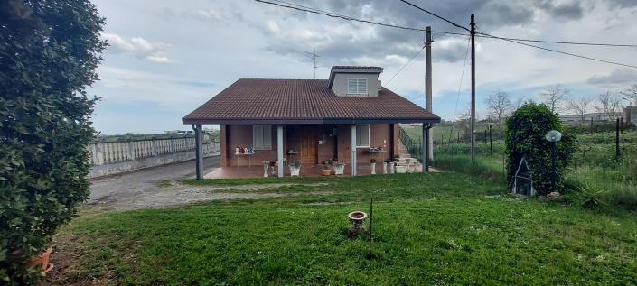Image No.1-5 Bed House/Villa for sale