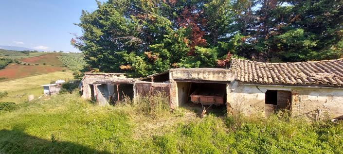 Image No.32-4 Bed Country House for sale