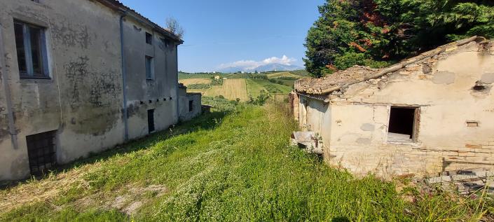 Image No.39-4 Bed Country House for sale