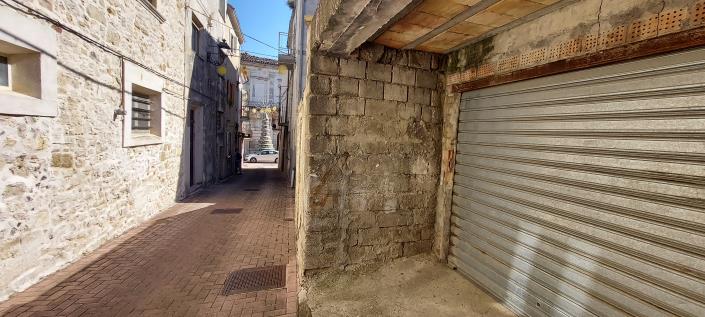 Image No.25-3 Bed Townhouse for sale