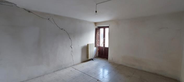 Image No.18-2 Bed Country Property for sale