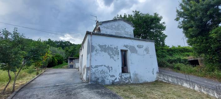 Image No.5-2 Bed Country Property for sale