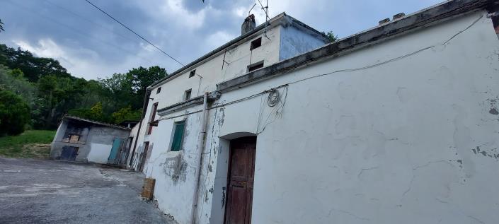 Image No.4-2 Bed Country Property for sale