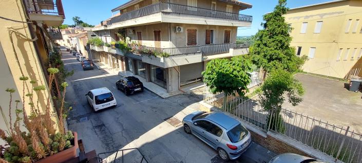 Image No.10-2 Bed House for sale