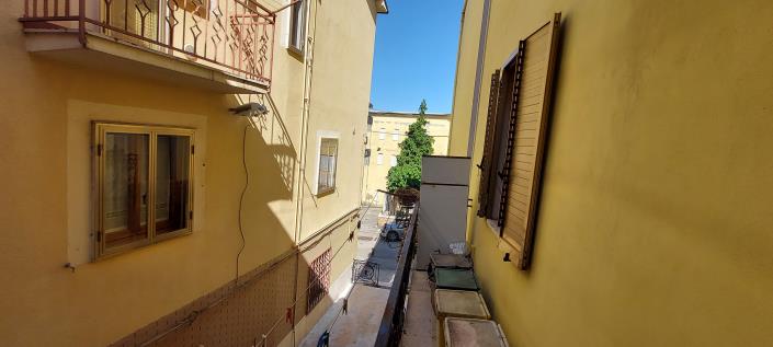 Image No.8-2 Bed House for sale