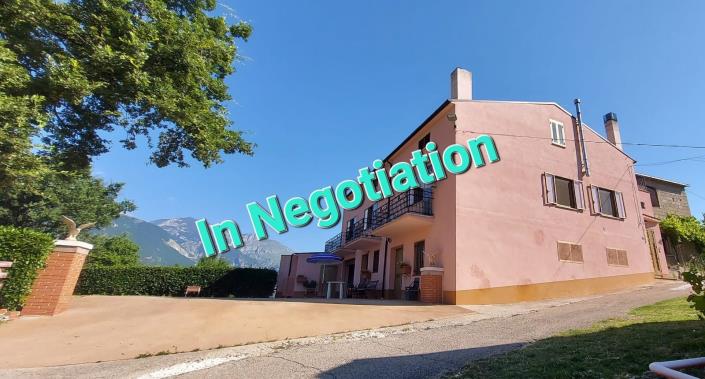 Image No.1-Propriété de pays de 4 chambres à vendre à Torricella Peligna