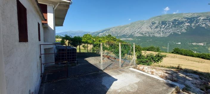 Image No.59-Propriété de pays de 4 chambres à vendre à Torricella Peligna