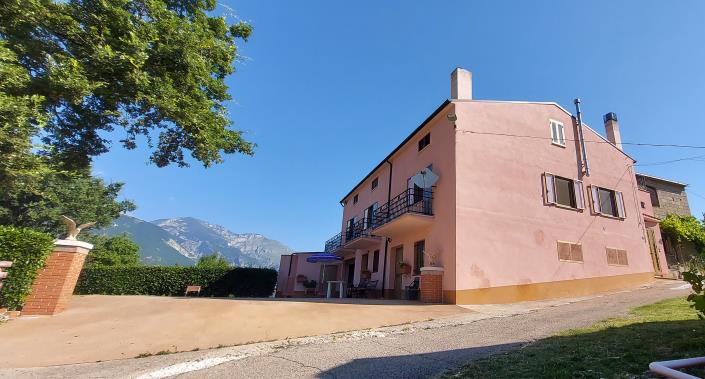 Image No.60-Propriété de pays de 4 chambres à vendre à Torricella Peligna