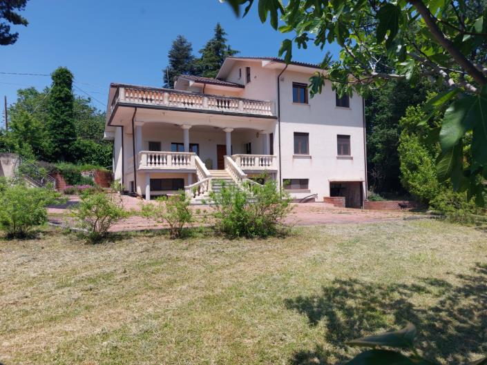 Image No.2-Villa / Détaché de 5 chambres à vendre à Rapino