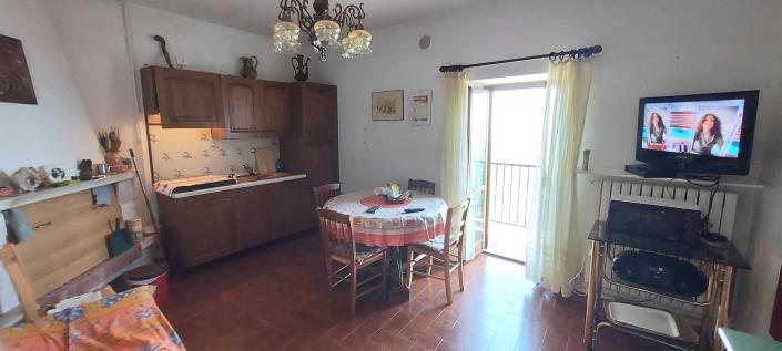 Image No.6-2 Bed Townhouse for sale