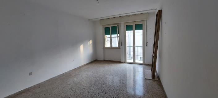 Image No.12-4 Bed Townhouse for sale