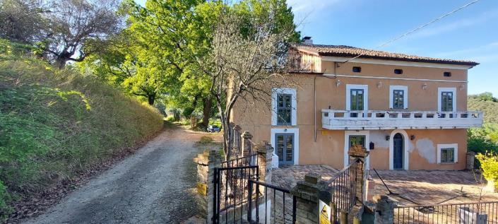 Image No.1-Villa de 4 chambres à vendre à Lanciano