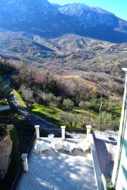 BedroomBalcony1