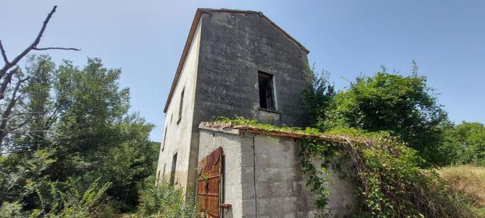 Image No.4-2 Bed Country Property for sale