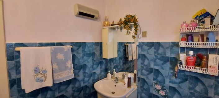 Image No.35-3 Bed Country Property for sale