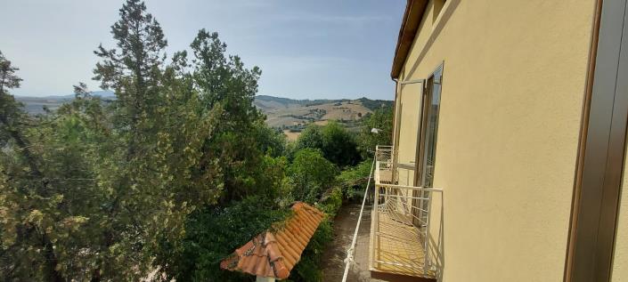 Image No.33-3 Bed Country Property for sale