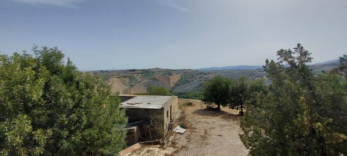 Image No.30-3 Bed Country Property for sale