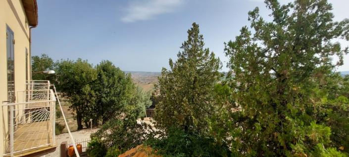 Image No.47-3 Bed Country Property for sale