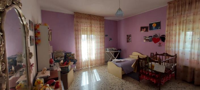 Image No.23-3 Bed Country Property for sale