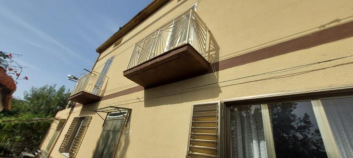 Image No.8-3 Bed Country Property for sale