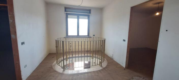 Image No.15-4 Bed House/Villa for sale