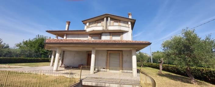 Image No.3-4 Bed House/Villa for sale