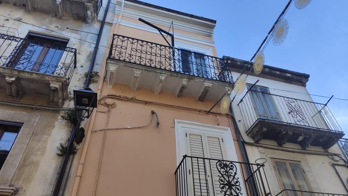 Image No.3-3 Bed Townhouse for sale