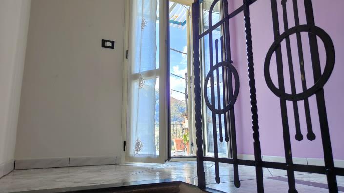 Image No.13-3 Bed Townhouse for sale