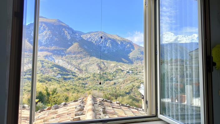 Image No.31-3 Bed Townhouse for sale