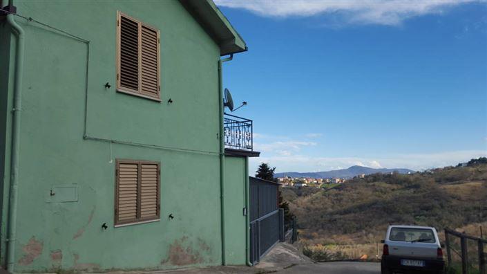 Image No.7-2 Bed House for sale