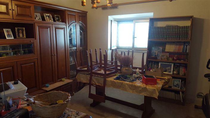 Image No.12-2 Bed House for sale