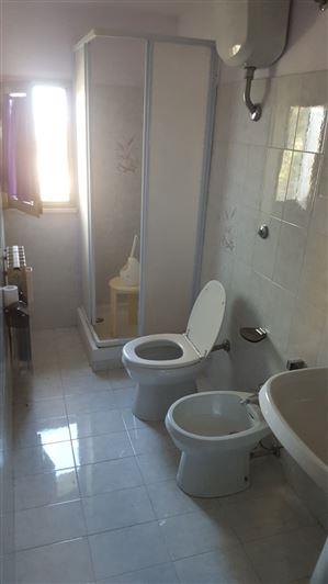 Image No.18-2 Bed House for sale