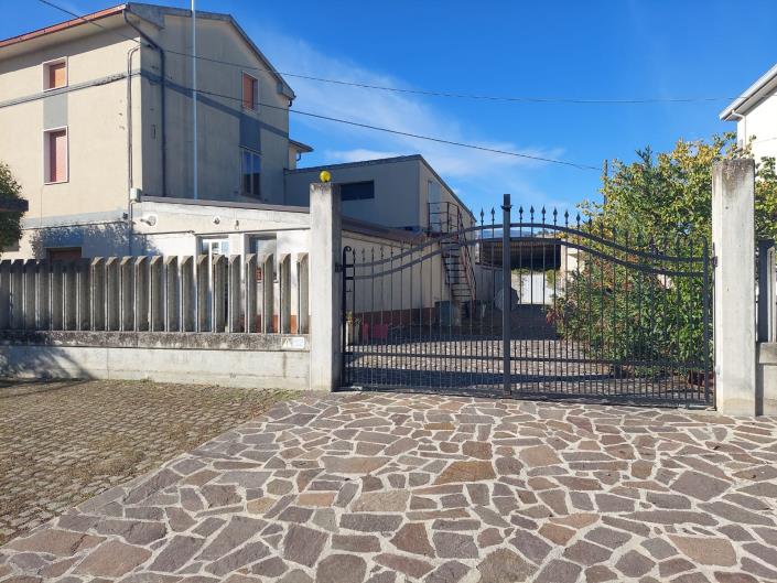 Image No.6-5 Bed Villa for sale