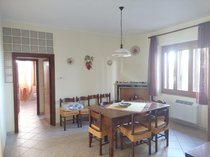 Image No.12-6 Bed Villa / Detached for sale