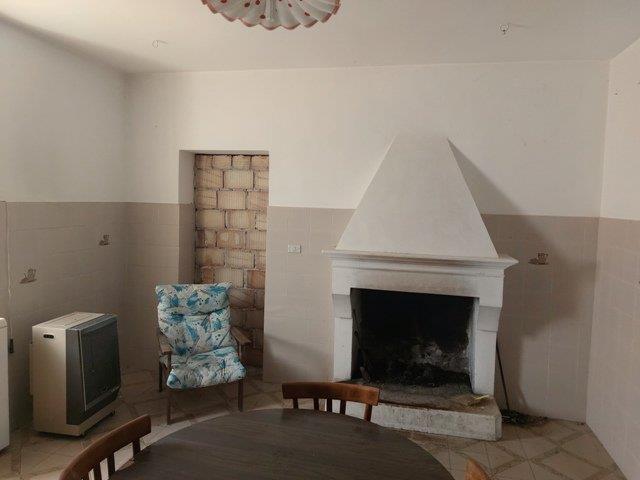 Image No.3-Maison de campagne de 2 chambres à vendre à Pennadomo