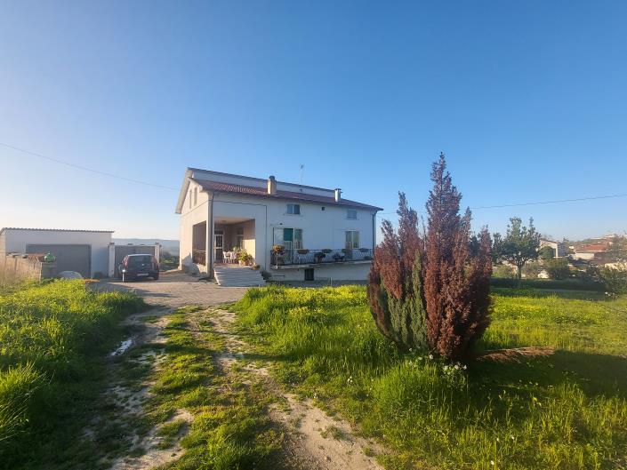 Image No.1-4 Bed Country House for sale
