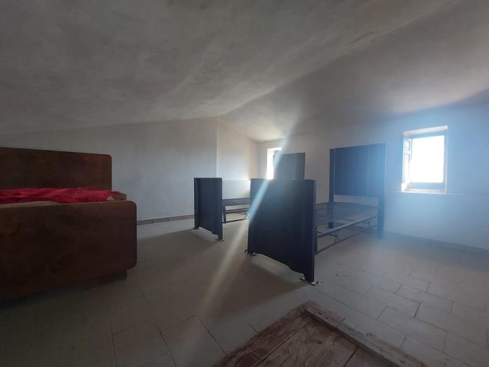 Image No.19-1 Bed Farmhouse for sale