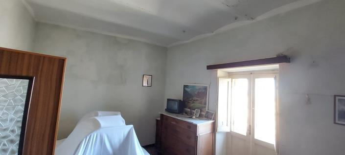 Image No.20-2 Bed Townhouse for sale