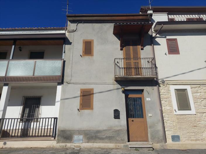 Image No.8-3 Bed Semi-Detached for sale