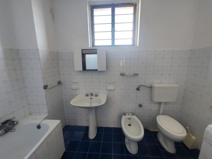 Image No.18-2 Bed Townhouse for sale