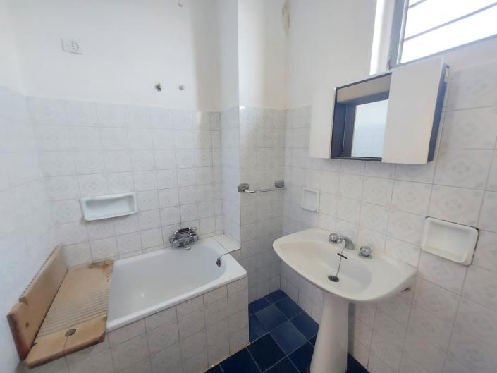 Image No.19-2 Bed Townhouse for sale