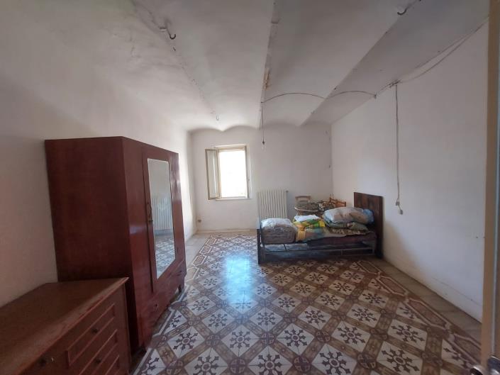 Image No.20-2 Bed Townhouse for sale