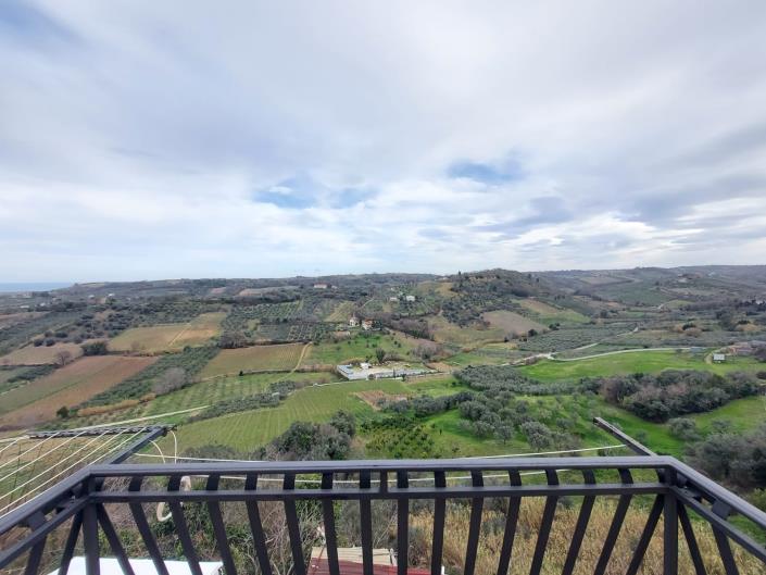 Image No.4-2 Bed Townhouse for sale