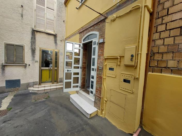 Image No.7-2 Bed Townhouse for sale