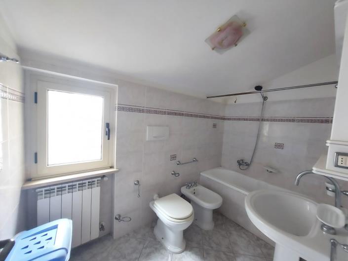 Image No.19-2 Bed Townhouse for sale