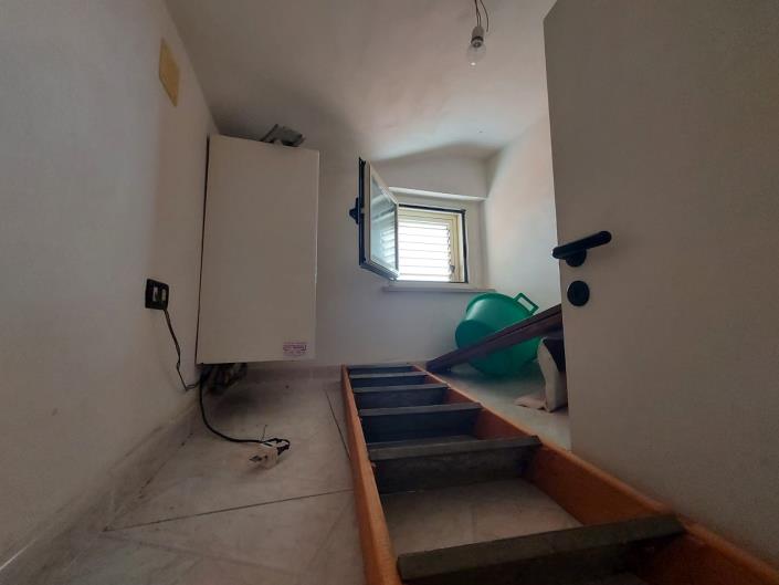 Image No.27-2 Bed Townhouse for sale