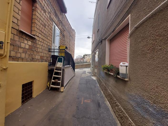 Image No.28-2 Bed Townhouse for sale