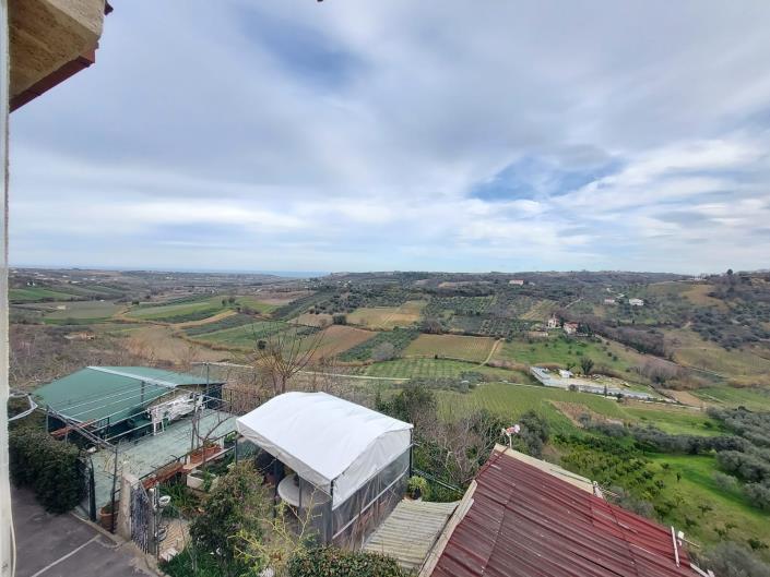 Image No.29-2 Bed Townhouse for sale