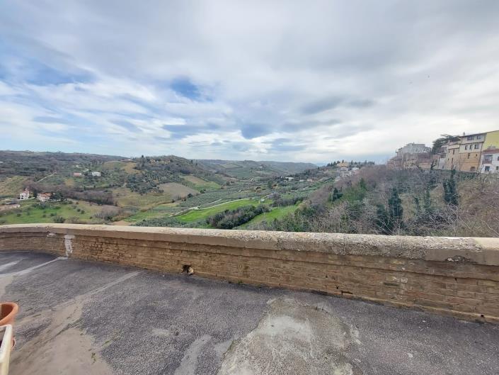 Image No.30-2 Bed Townhouse for sale